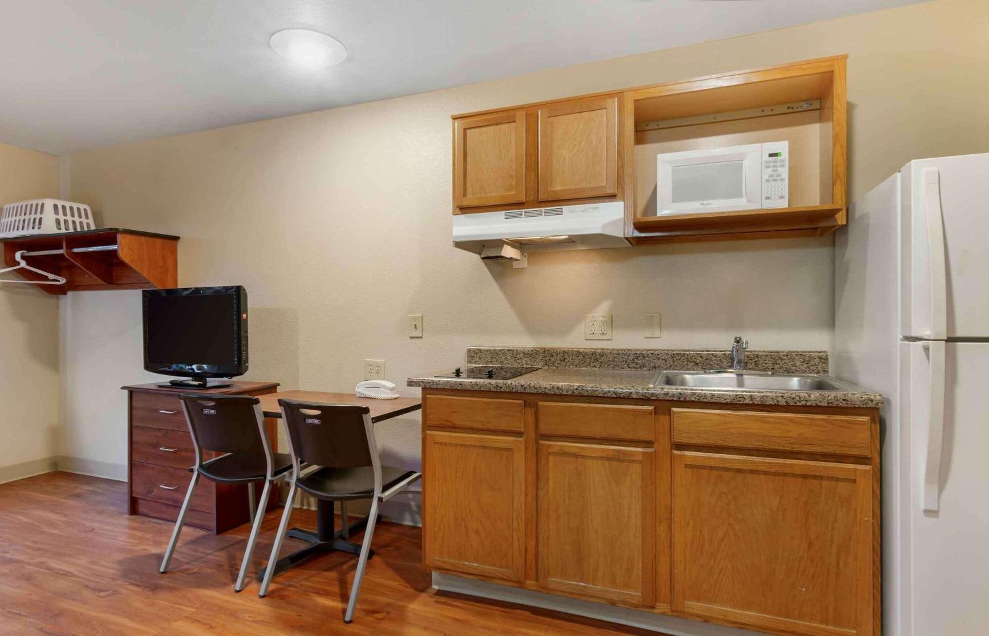 Extended Stay America Select Suites - Kansas City - South - I-49 Dış mekan fotoğraf